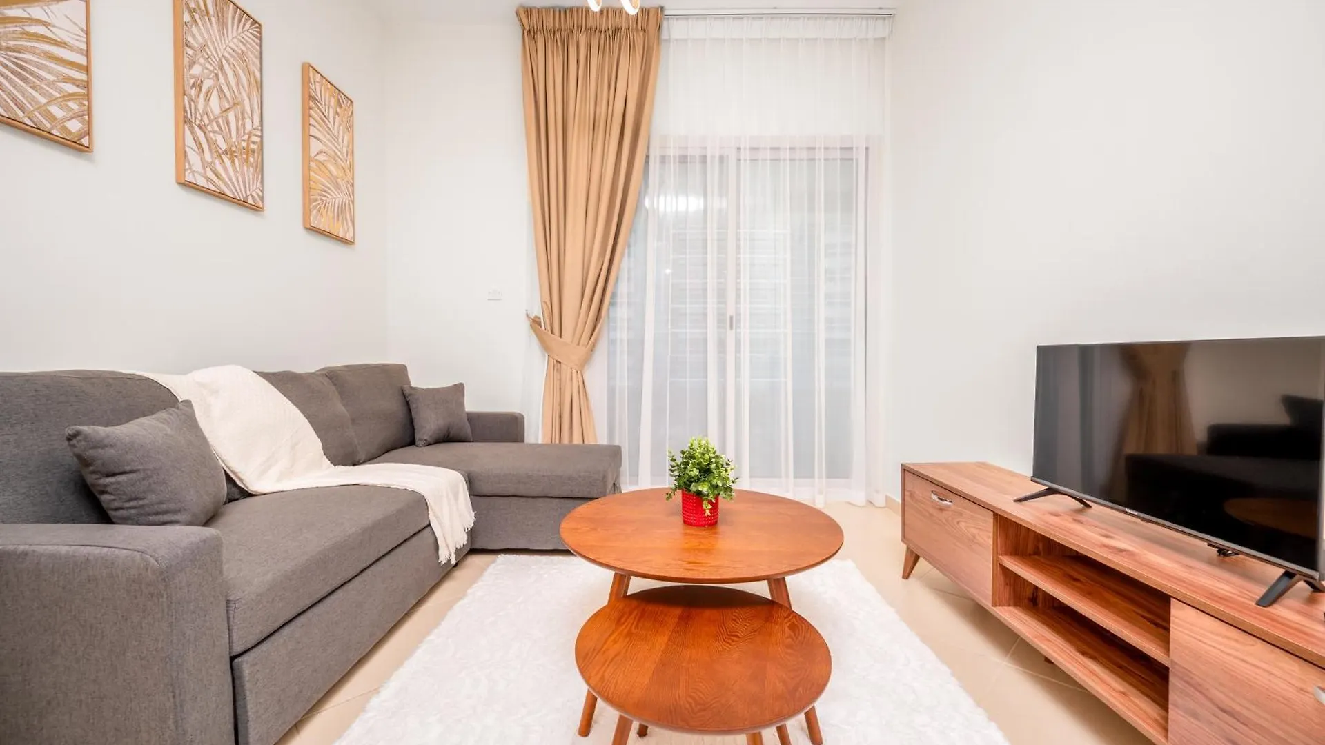 Apartment Luxurious 1-Br Apt In Active Dubai Marina
