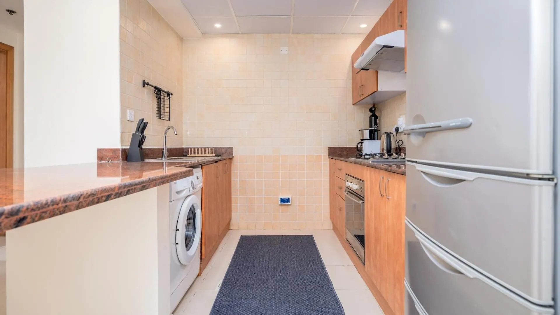 Luxurious 1-Br Apt In Active Dubai Marina Apartment