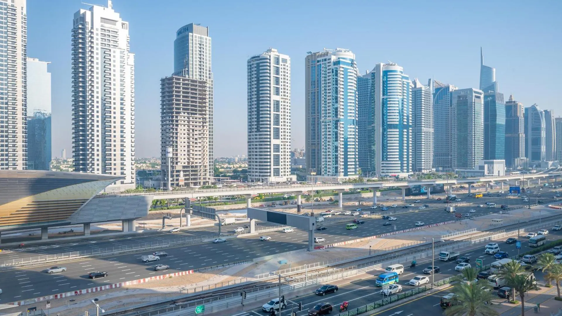 Luxurious 1-Br Apt In Active Dubai Marina United Arab Emirates