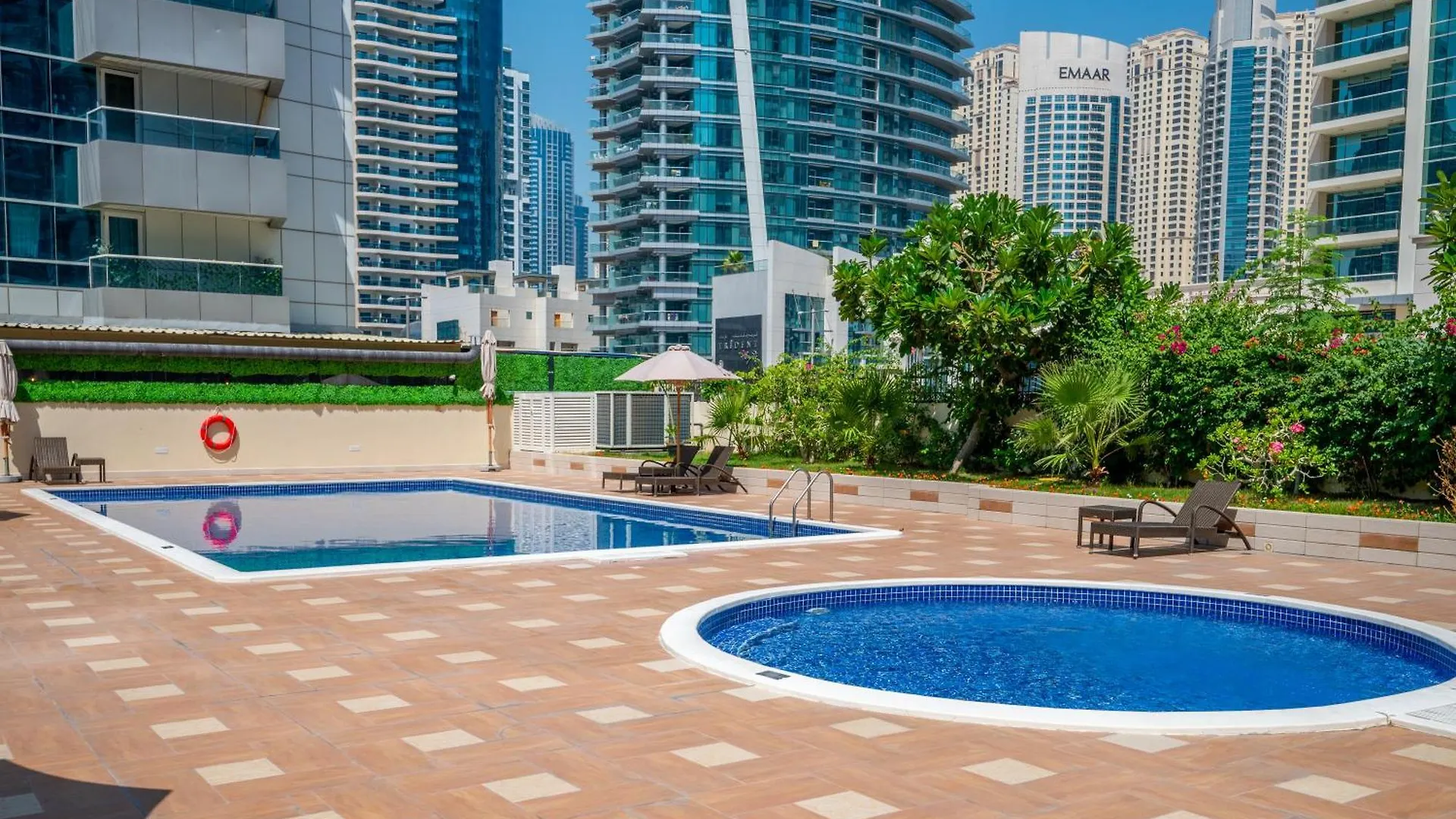 Luxurious 1-Br Apt In Active Dubai Marina 0*,