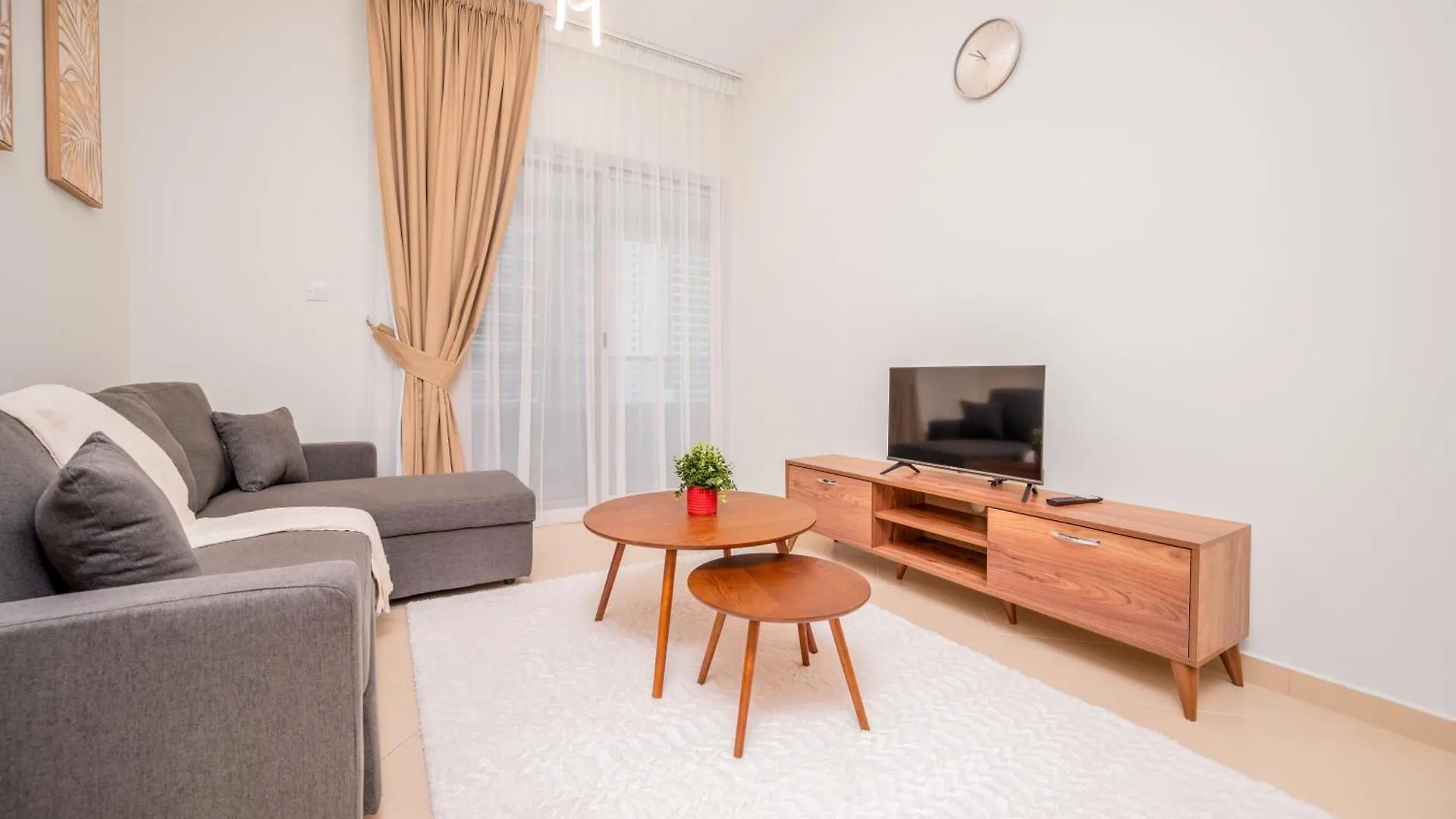 Apartment Luxurious 1-Br Apt In Active Dubai Marina