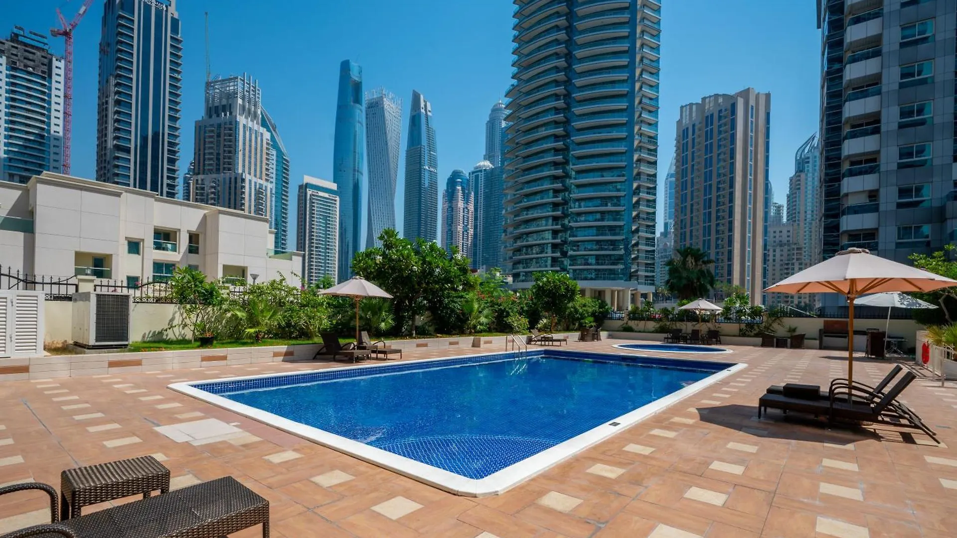 Luxurious 1-Br Apt In Active Dubai Marina 0*,